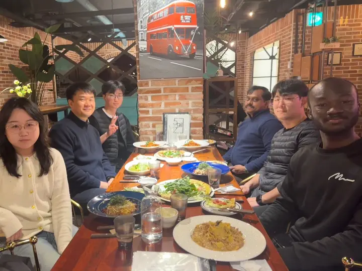 논문 게재 기념 점심식사